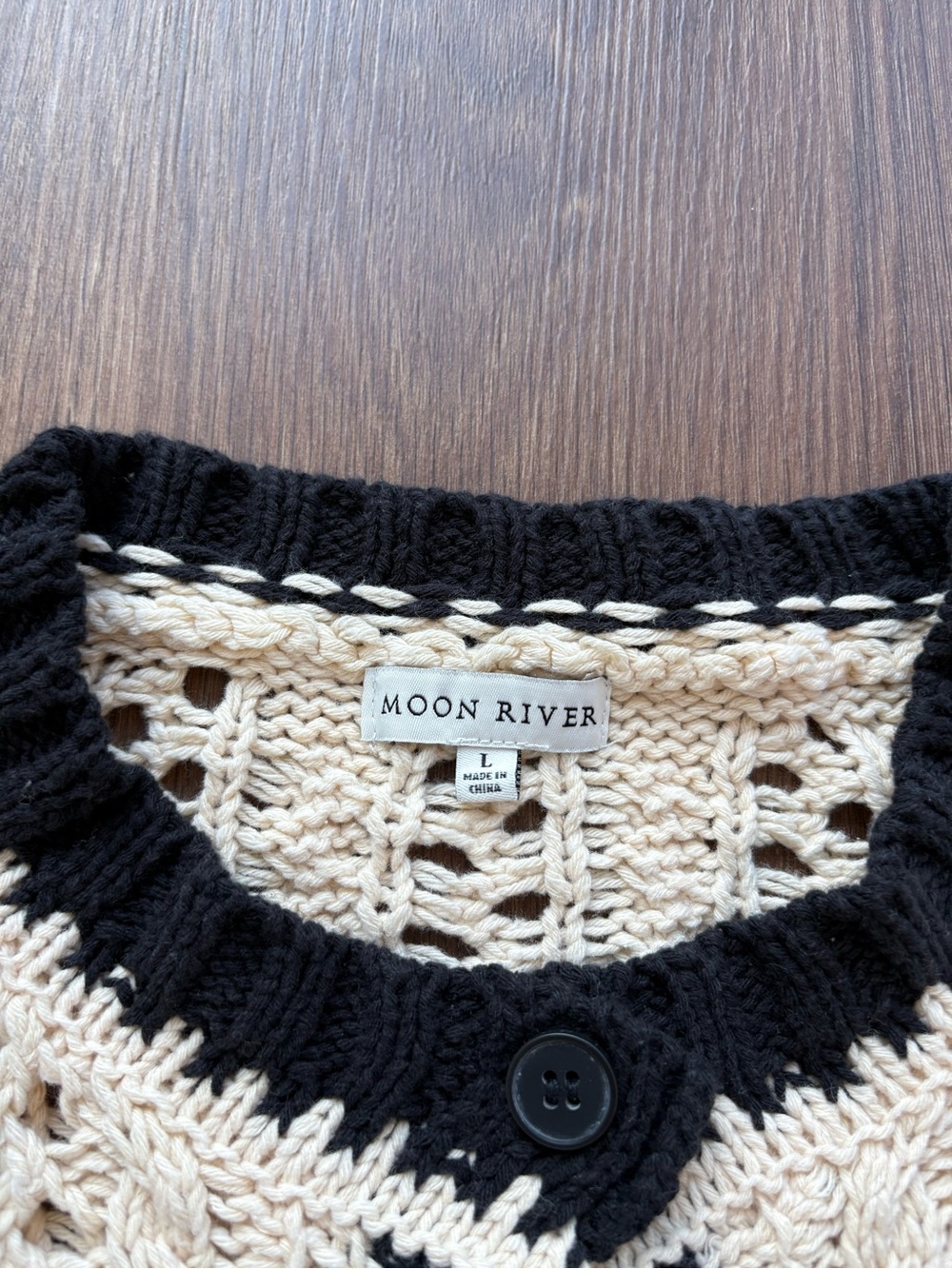 NWOT Moon River Cream Crochet Cardigan with Black Trim and Buttons Size Large - Picture 2 of 7